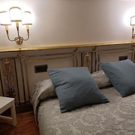 Refuge In Madrid Appartement Buitenkant foto